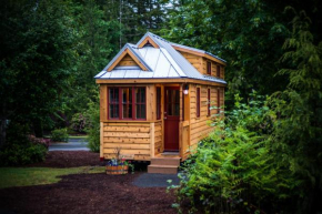 Mount Hood Village Lincoln Tiny House 2